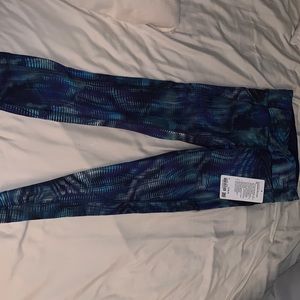 Lululemon Invigorate HR Crop leggings 23”